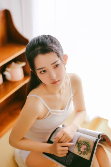 三个黑人一个接一个上